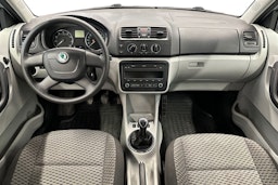 sininen Skoda Fabia 2011 kuva 7.