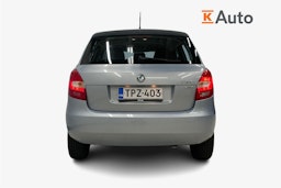 Sininen Skoda FABIA 2011 kuva 3.