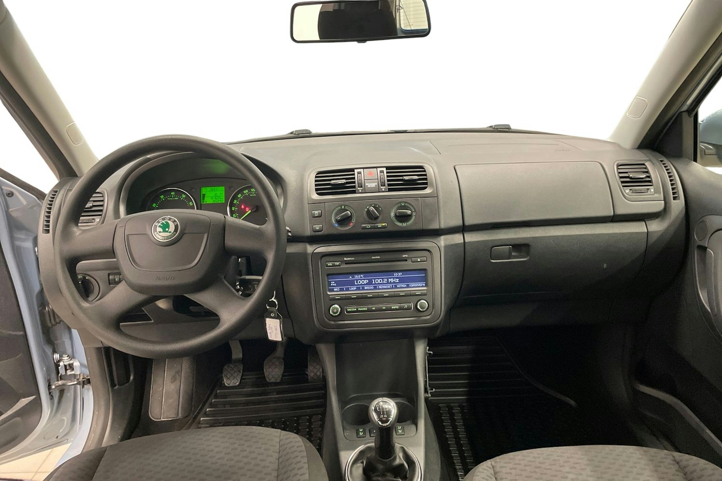 Sininen Skoda FABIA 2011 kuva 7.