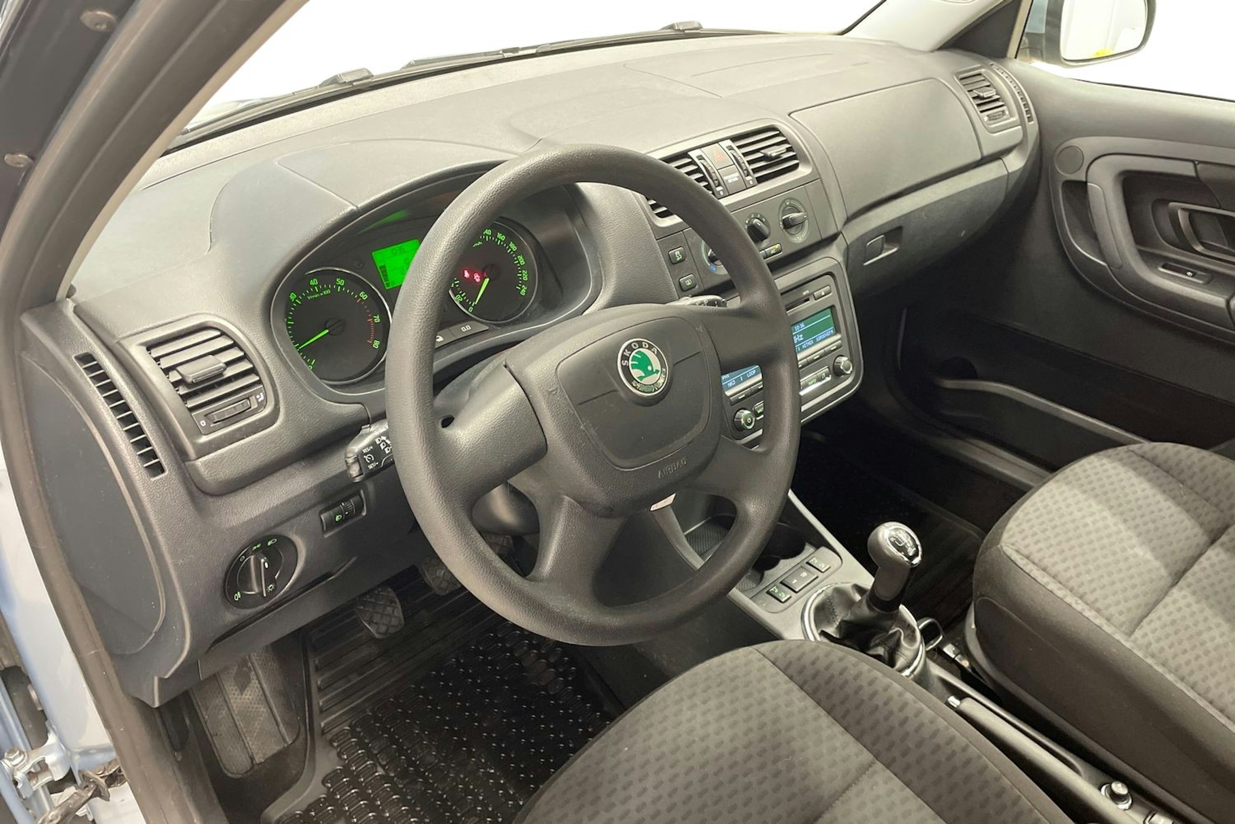 Sininen Skoda FABIA 2011 kuva 9.