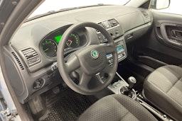 Sininen Skoda FABIA 2011 kuva 9.