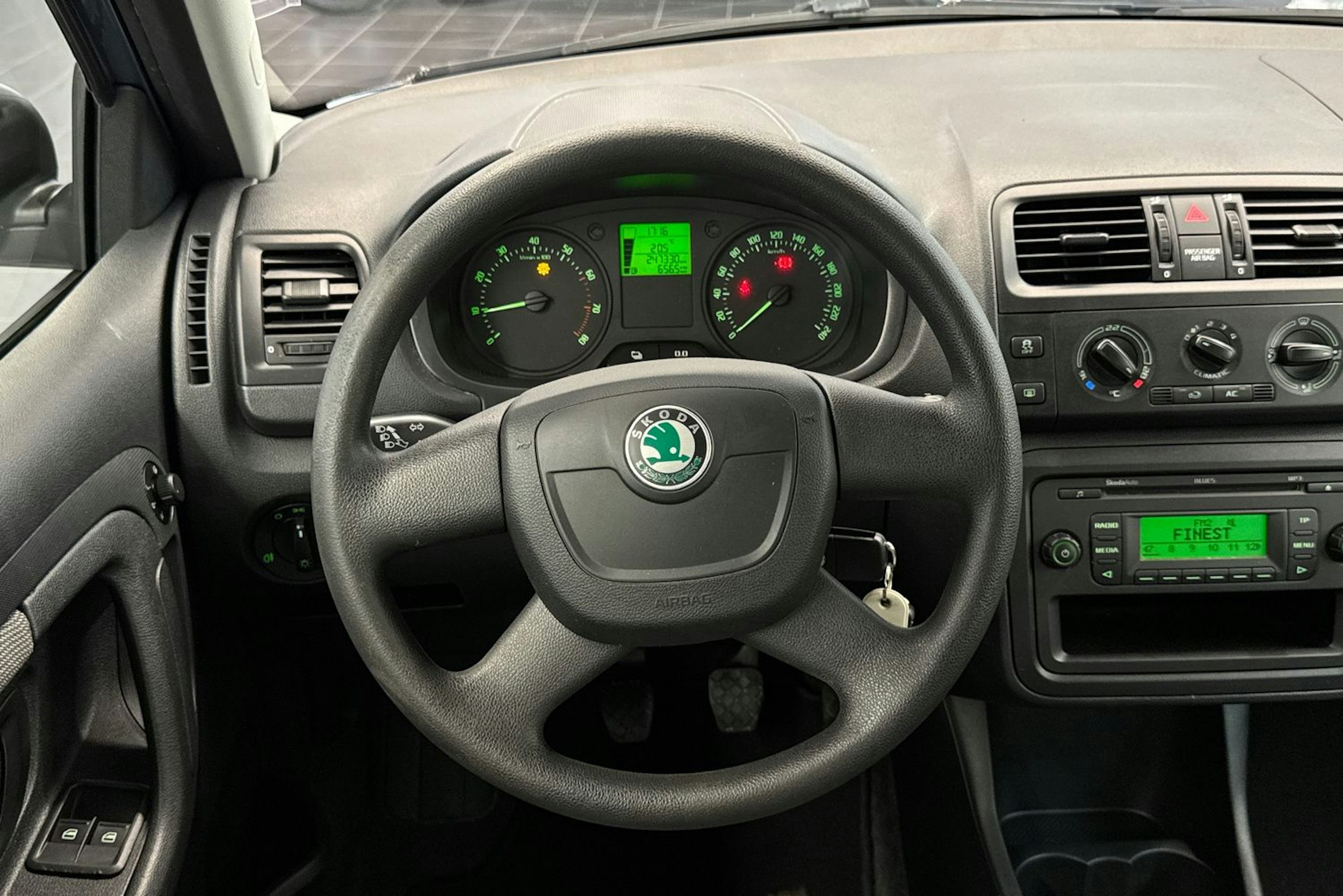 harmaa Skoda Fabia 2011 kuva 18.