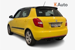 Keltainen Skoda FABIA 2012 kuva 2.