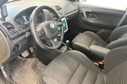 Keltainen Skoda FABIA 2012 kuva 3.