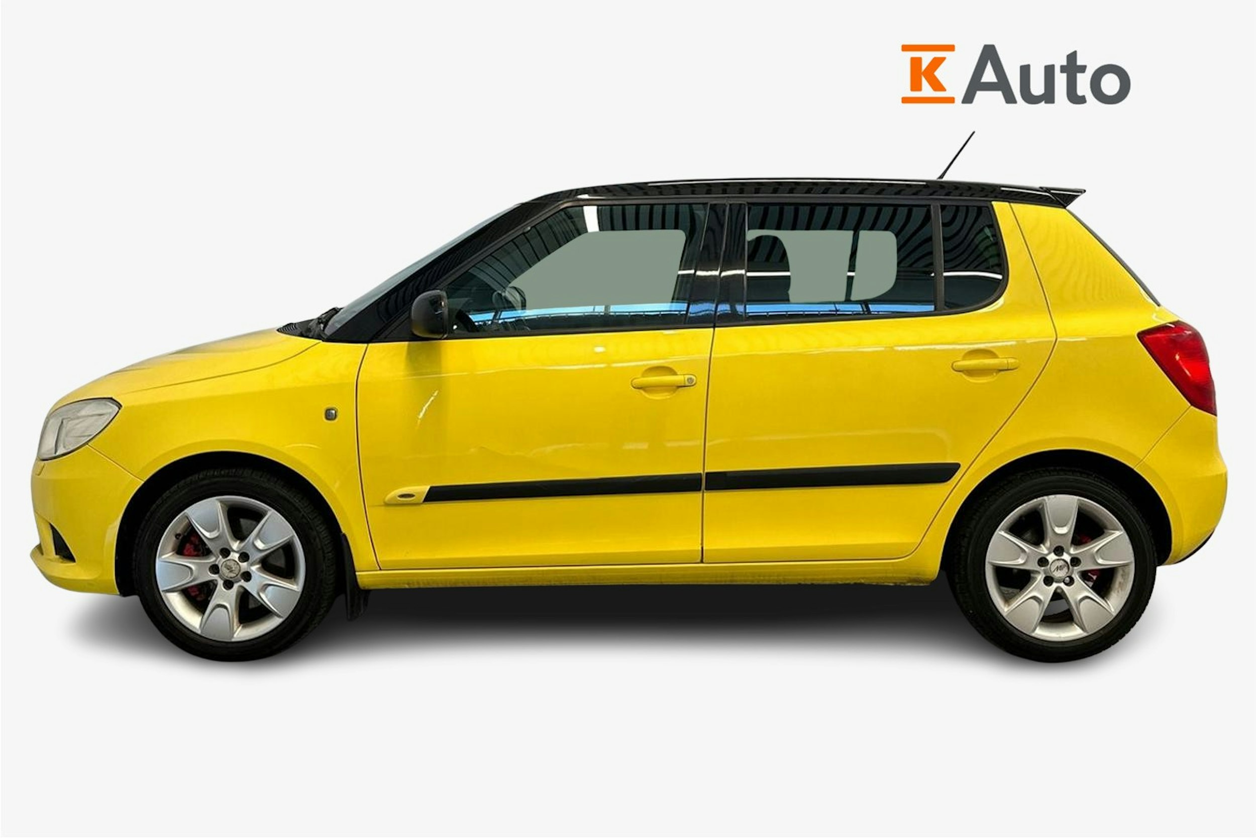 Keltainen Skoda FABIA 2012 kuva 5.