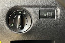 Keltainen Skoda FABIA 2012 kuva 14.