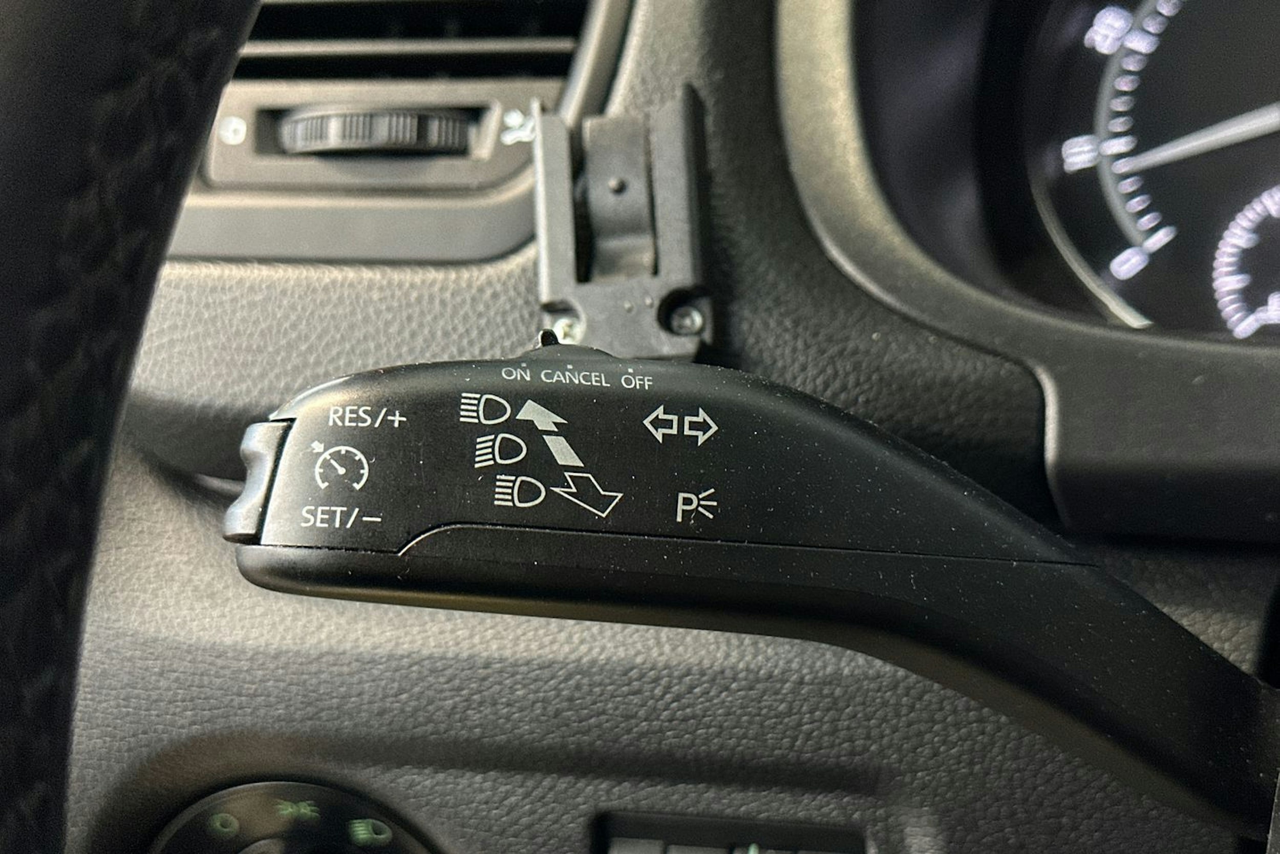 Keltainen Skoda FABIA 2012 kuva 16.