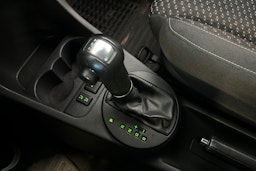 Keltainen Skoda FABIA 2012 kuva 18.
