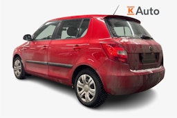 punainen Skoda Fabia 2013 kuva 2.