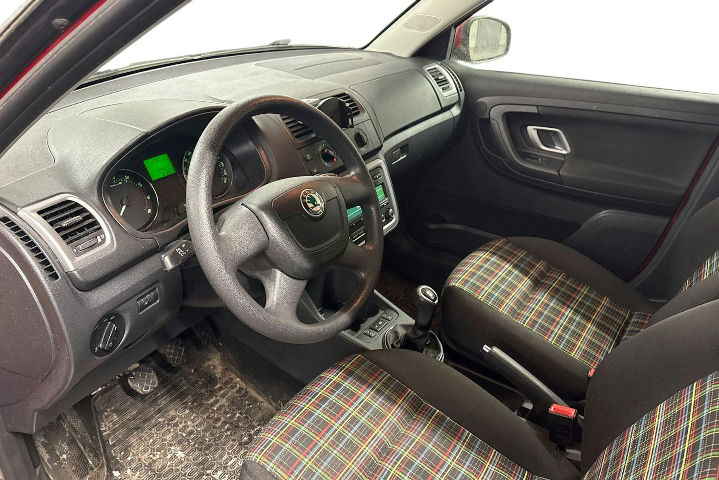 punainen Skoda Fabia 2013 kuva 3.