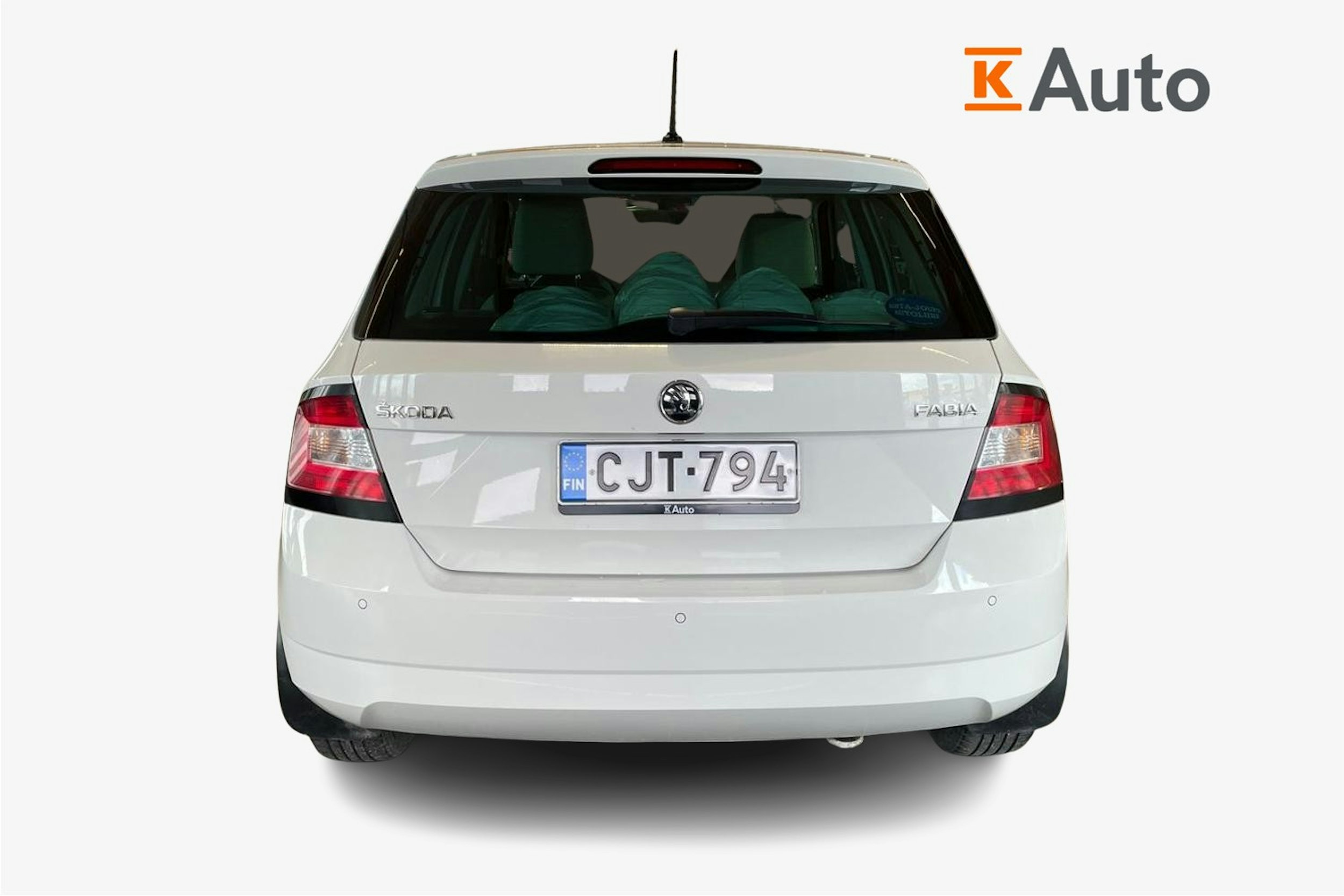 valkoinen Skoda Fabia 2015 kuva 3.