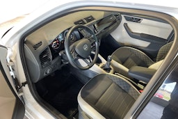 valkoinen Skoda Fabia 2015 kuva 6.