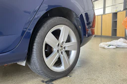 Sininen Skoda FABIA 2015 kuva 10.