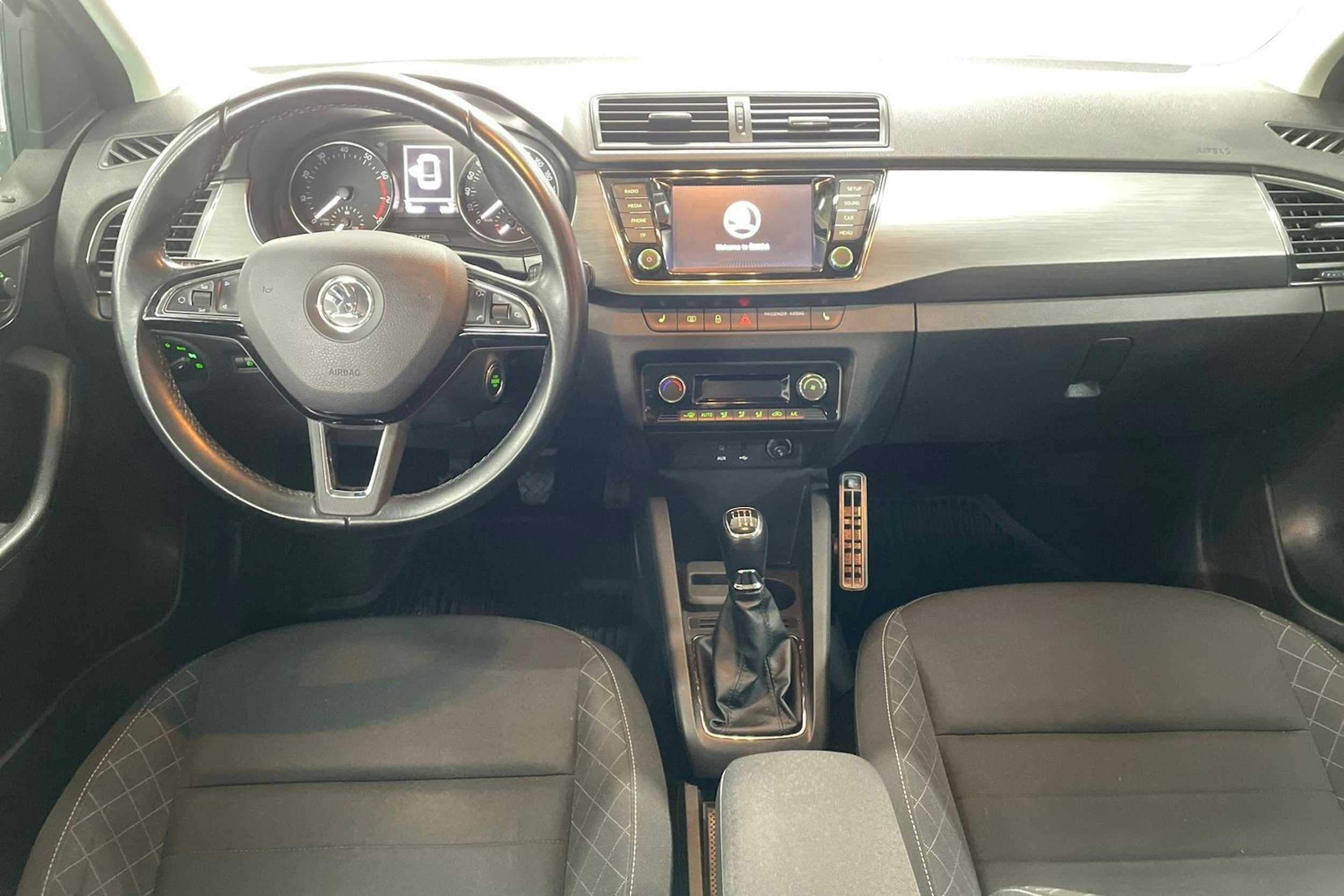 Hopea Skoda FABIA 2015 kuva 9.