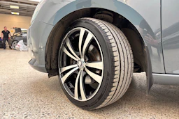 harmaa Skoda Fabia 2015 kuva 13.