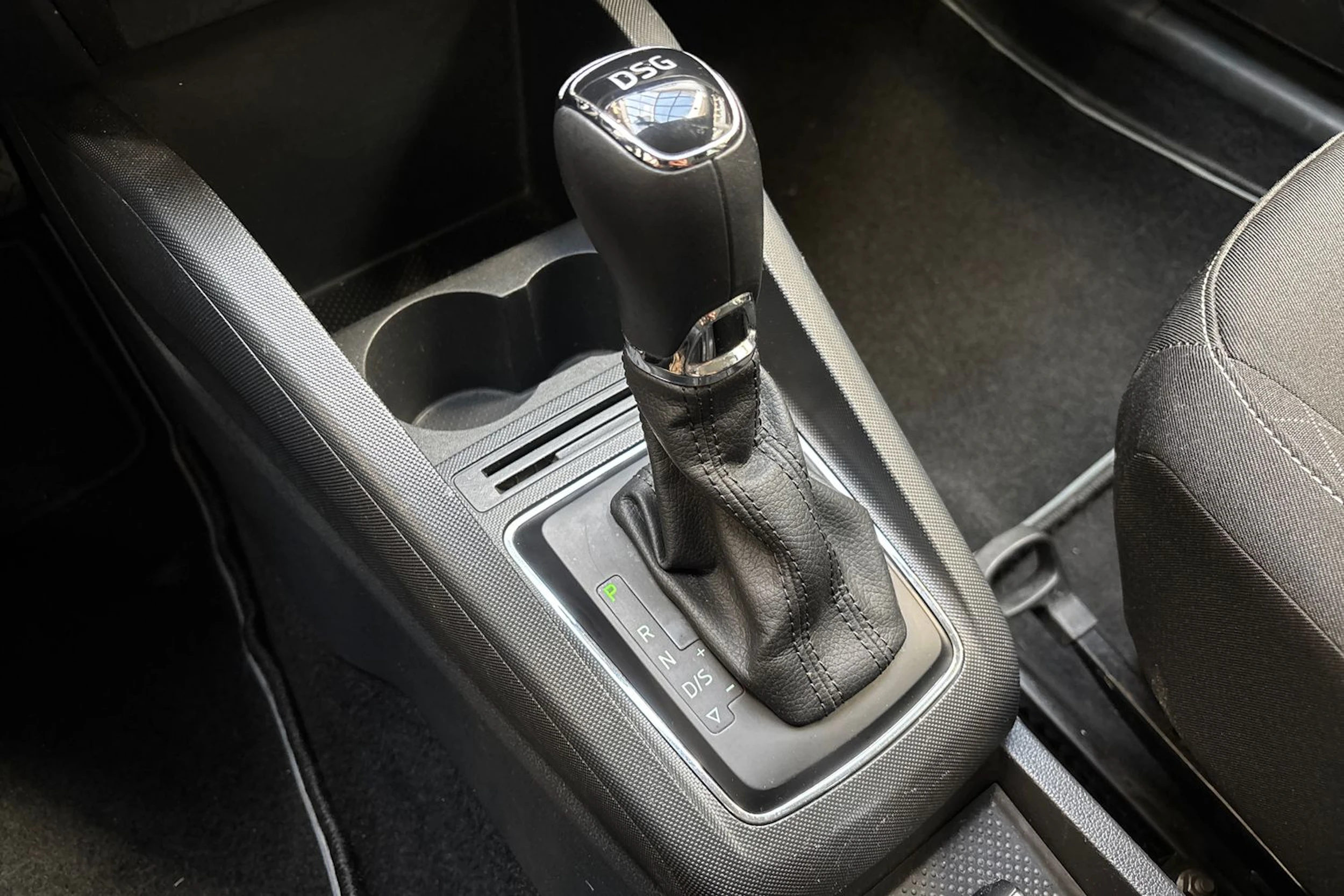 harmaa Skoda Fabia 2015 kuva 23.