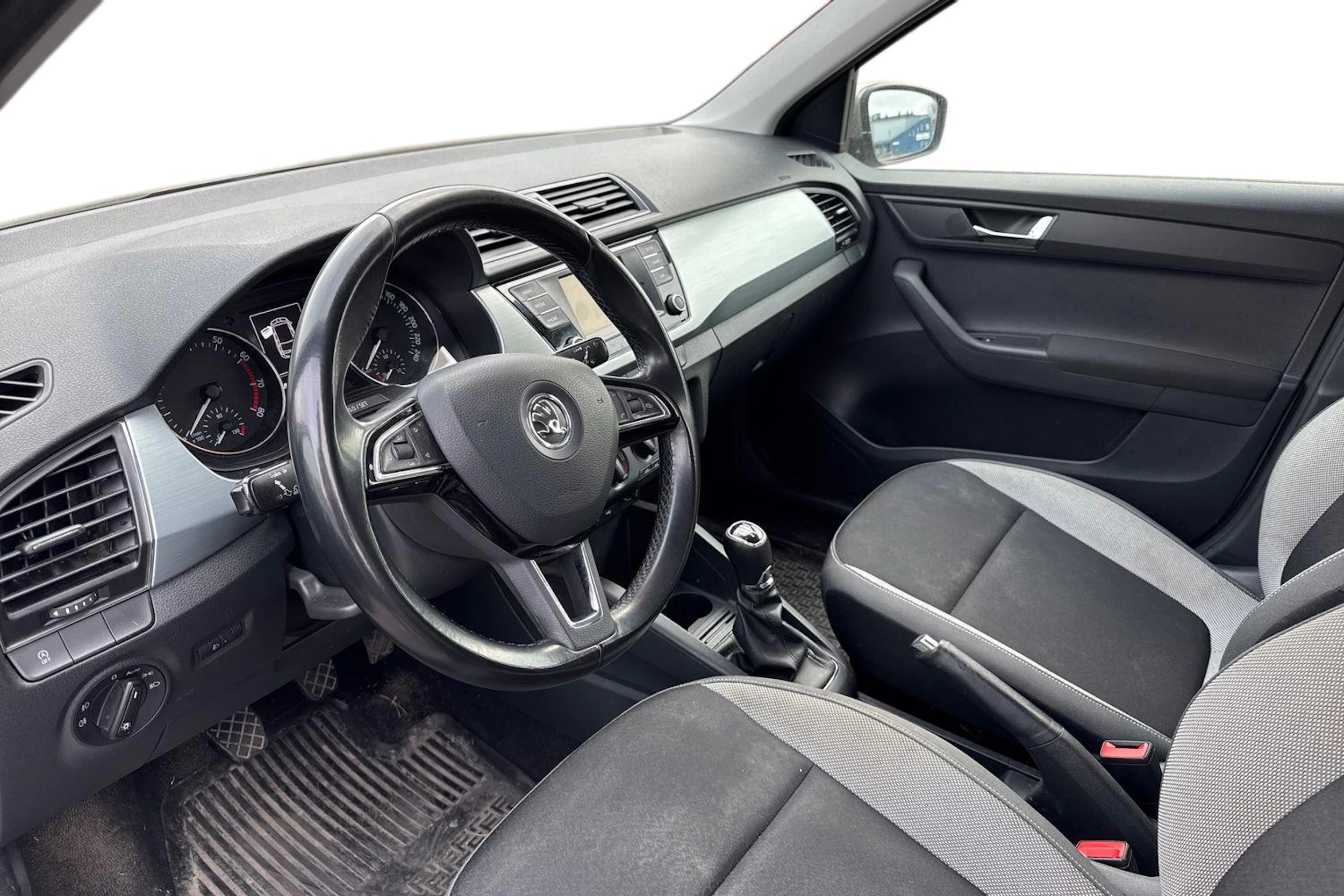 ruskea (beige) Skoda Fabia 2015 kuva 3.