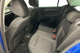 sininen Skoda Fabia 2015 kuva 10.