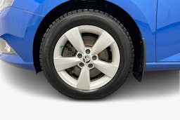 sininen Skoda Fabia 2015 kuva 11.