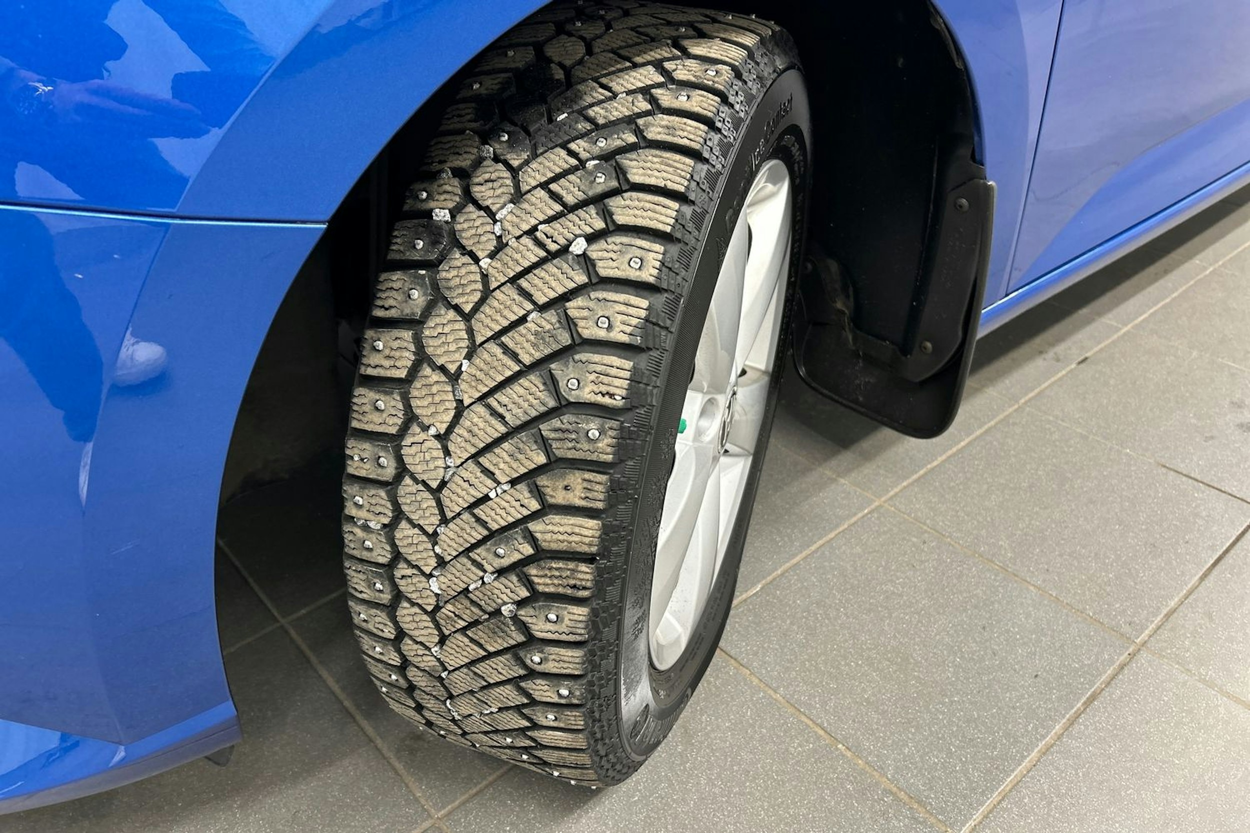 sininen Skoda Fabia 2015 kuva 13.