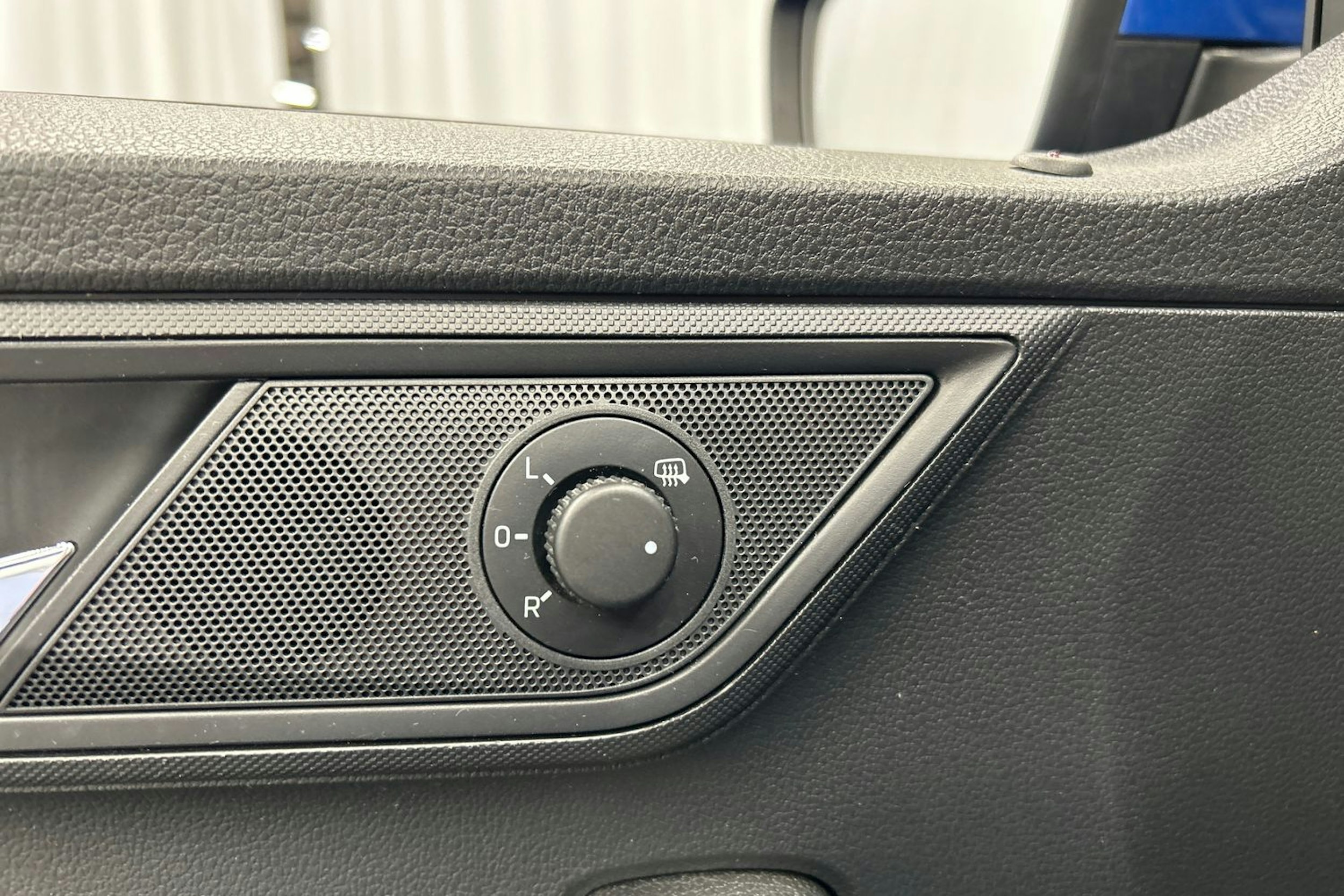 sininen Skoda Fabia 2015 kuva 18.