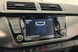 sininen Skoda Fabia 2015 kuva 23.