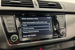 sininen Skoda Fabia 2015 kuva 24.