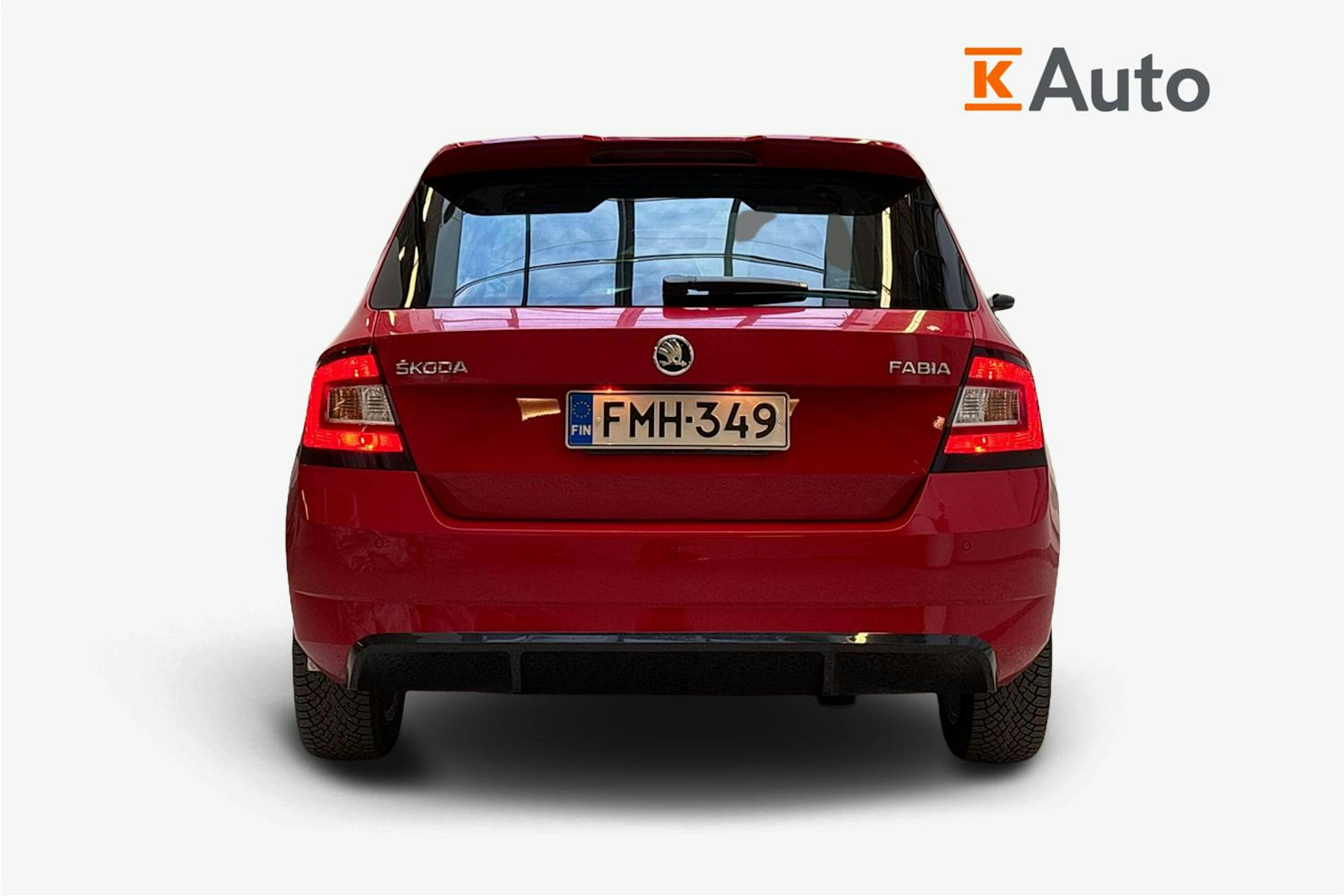 punainen Skoda Fabia 2016 kuva 3.