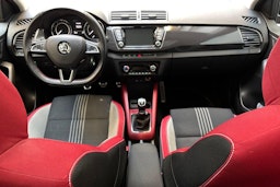 punainen Skoda Fabia 2016 kuva 9.