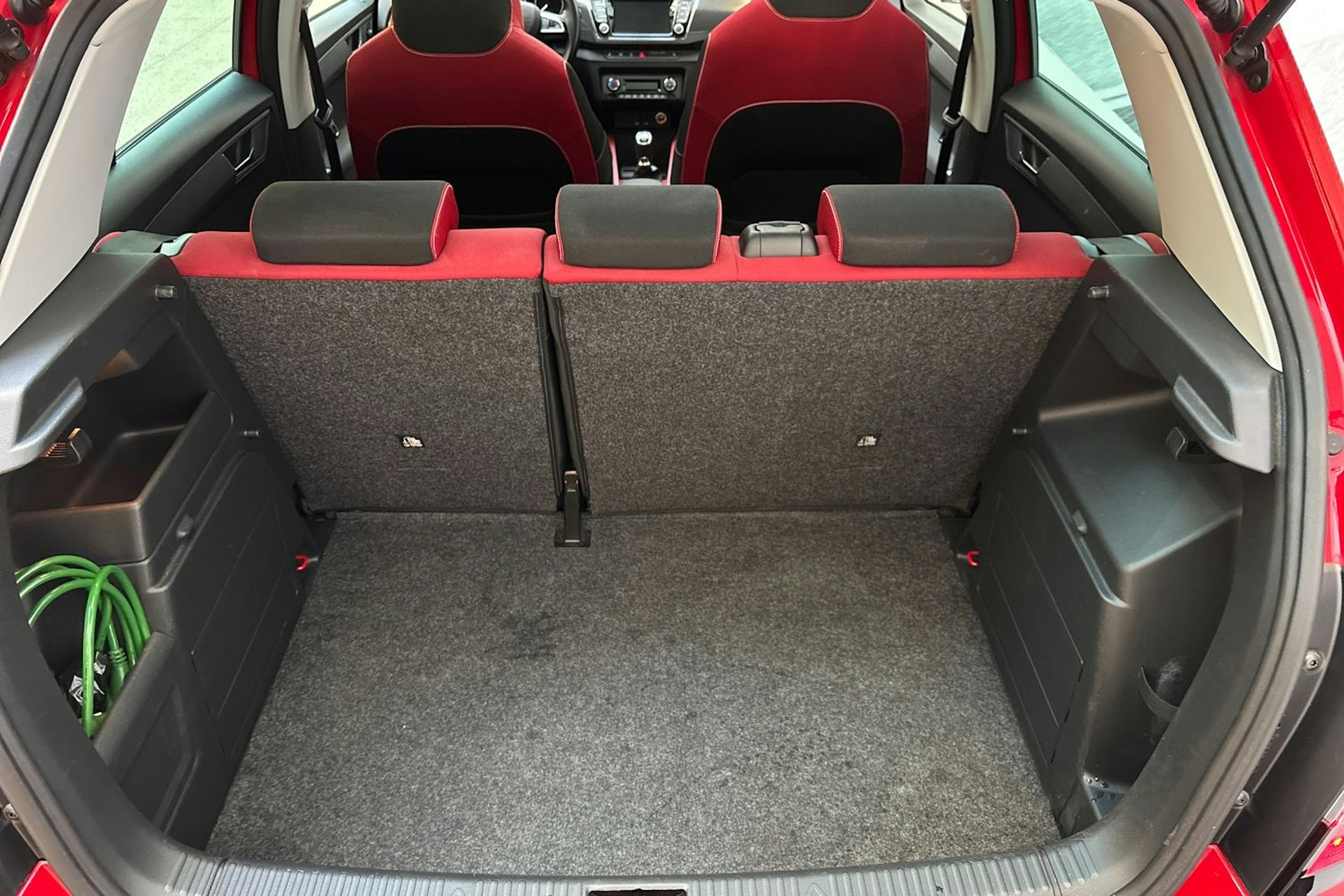 punainen Skoda Fabia 2016 kuva 14.