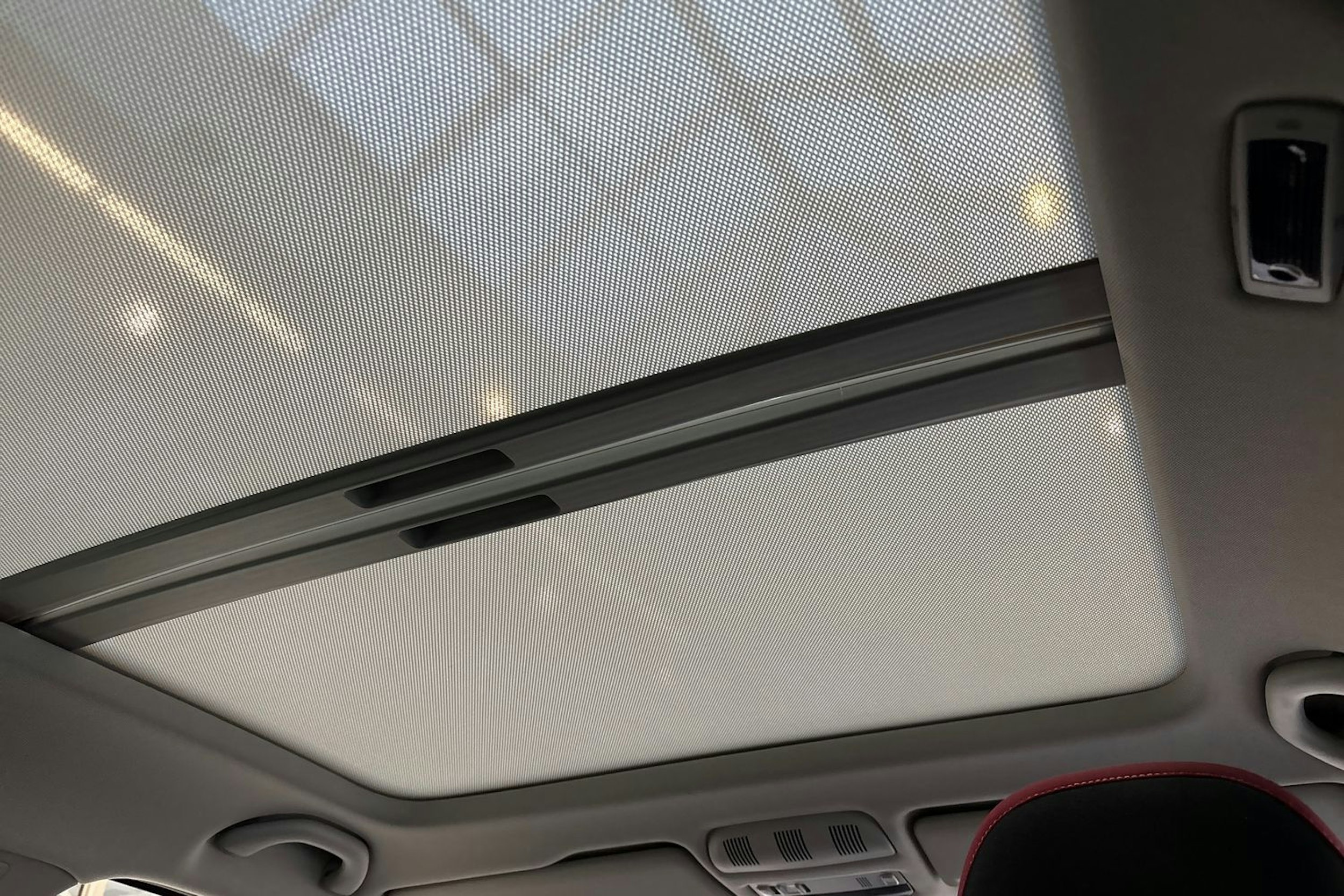 punainen Skoda Fabia 2016 kuva 16.