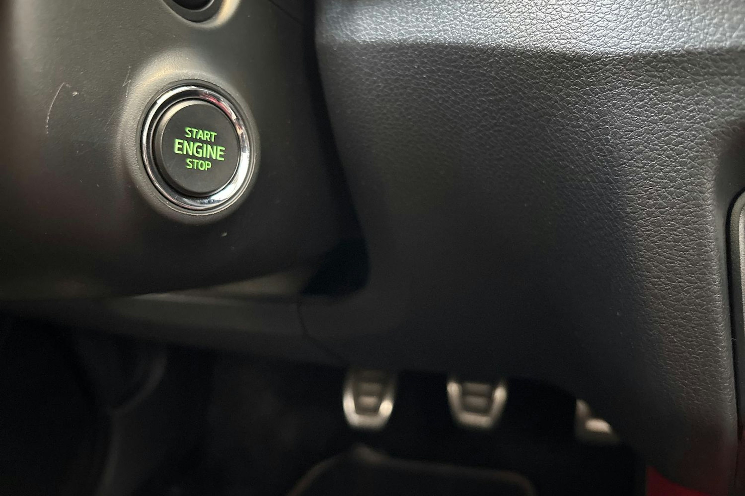 punainen Skoda Fabia 2016 kuva 23.