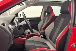 punainen Skoda Fabia 2016 kuva 11.