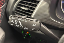punainen Skoda Fabia 2016 kuva 16.