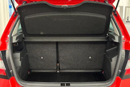 punainen Skoda Fabia 2016 kuva 22.