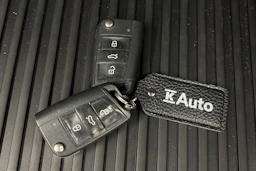punainen Skoda Fabia 2016 kuva 23.