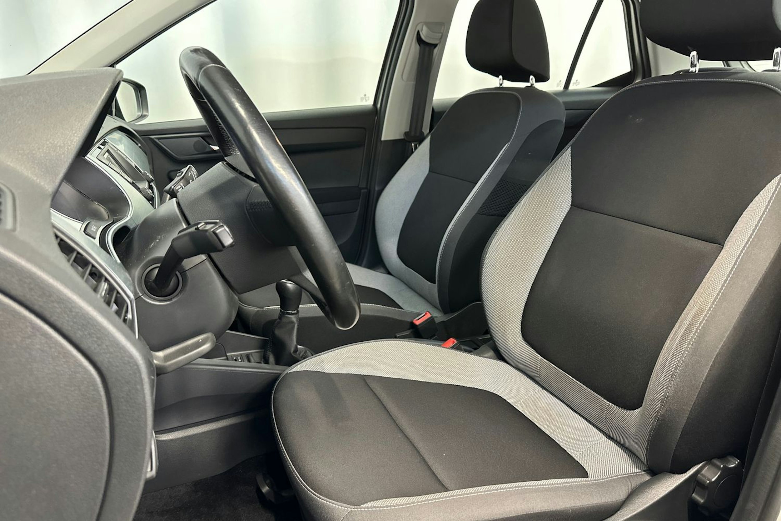 ruskea (beige) Skoda Fabia 2016 kuva 6.