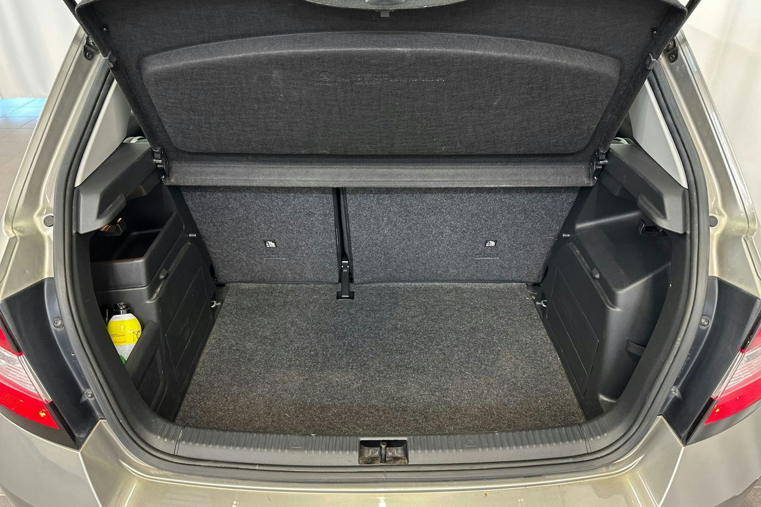 ruskea (beige) Skoda Fabia 2016 kuva 22.