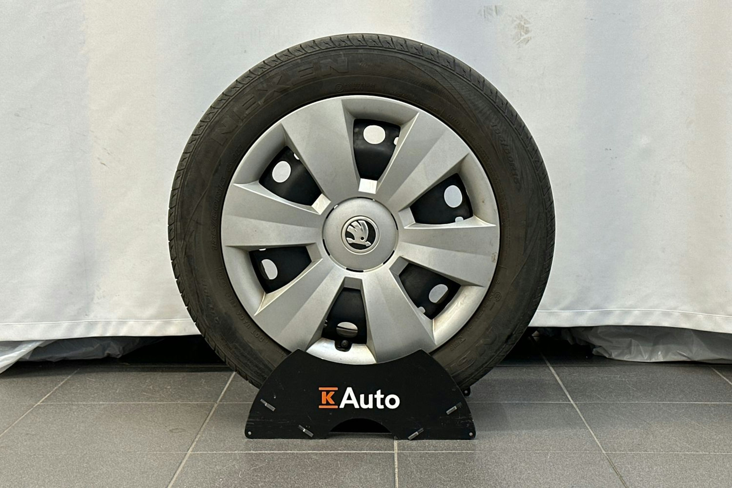 ruskea (beige) Skoda Fabia 2016 kuva 25.