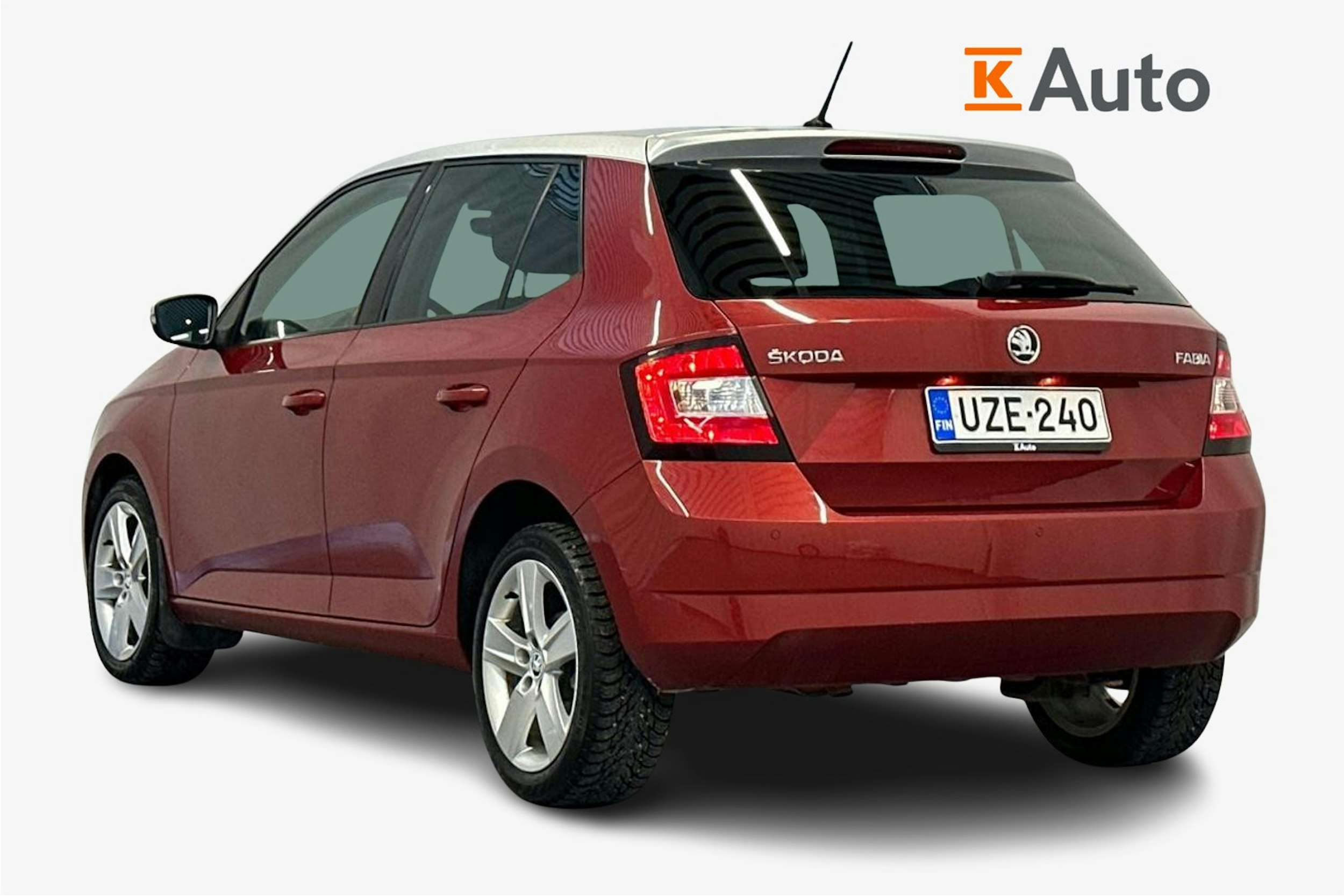 punainen Skoda Fabia 2016 kuva 2.