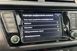 punainen Skoda Fabia 2016 kuva 19.