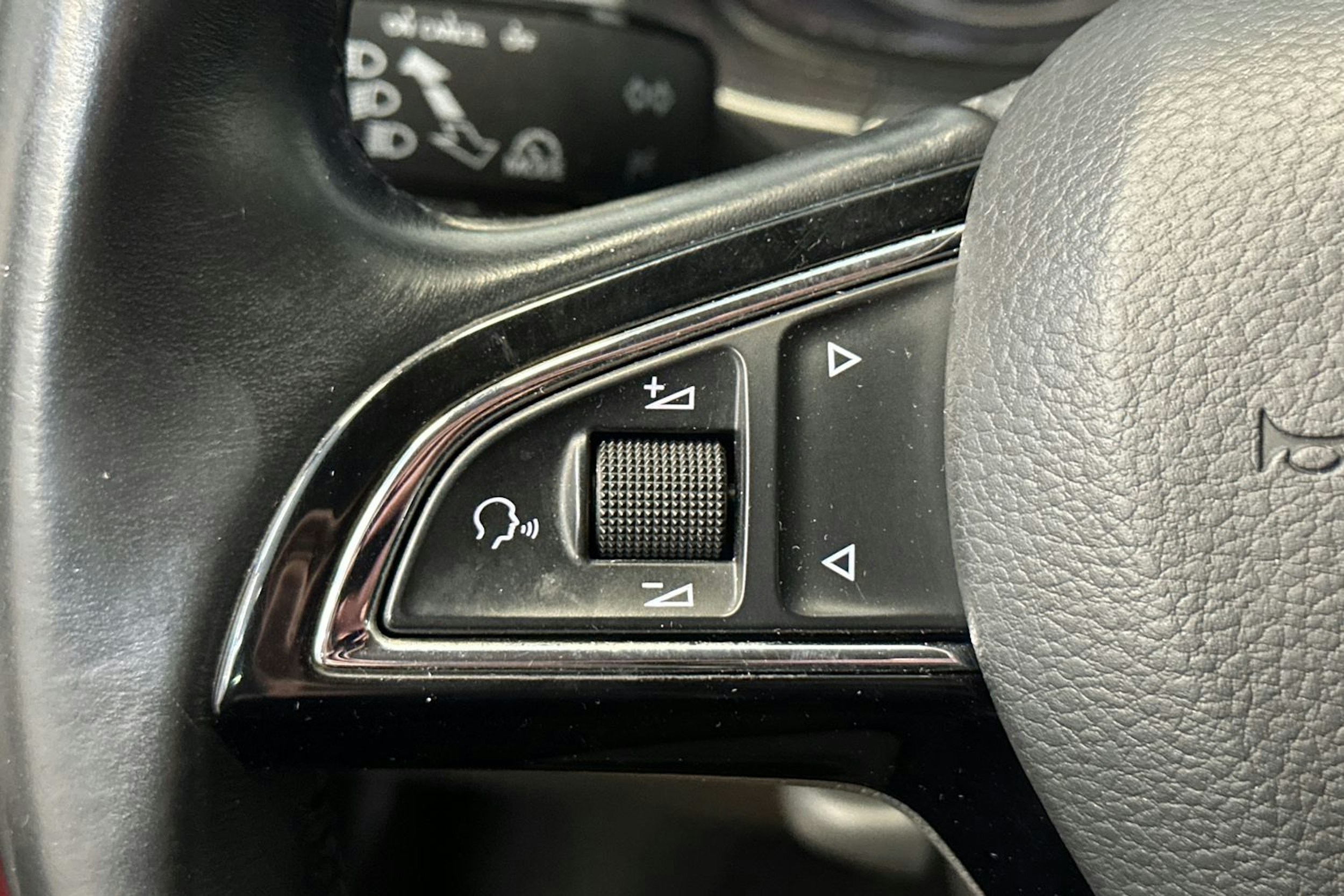 punainen Skoda Fabia 2016 kuva 21.