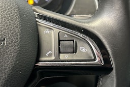 punainen Skoda Fabia 2016 kuva 22.