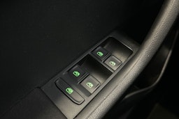 punainen Skoda Fabia 2016 kuva 29.