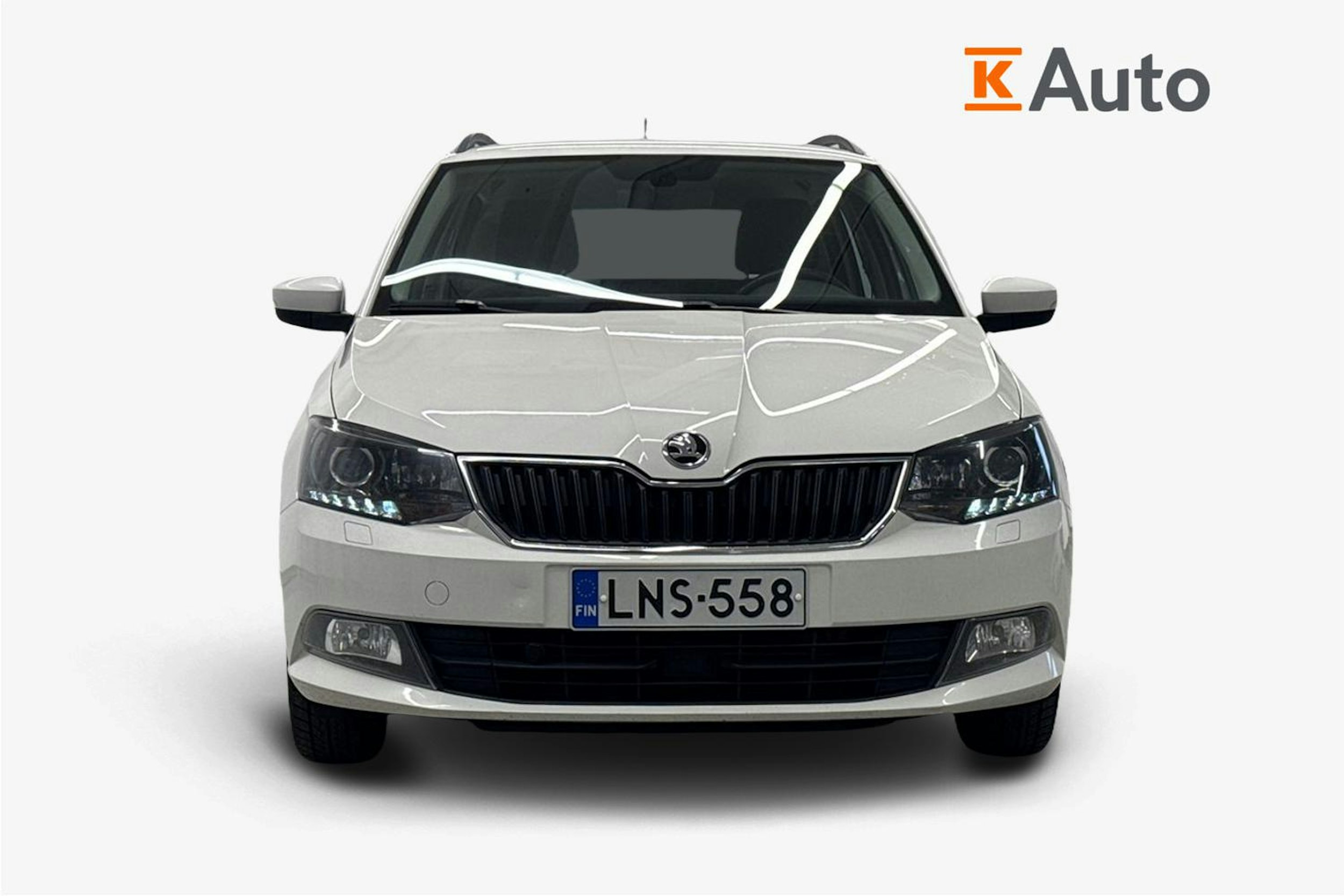 Valkoinen Skoda FABIA 2017 kuva 5.