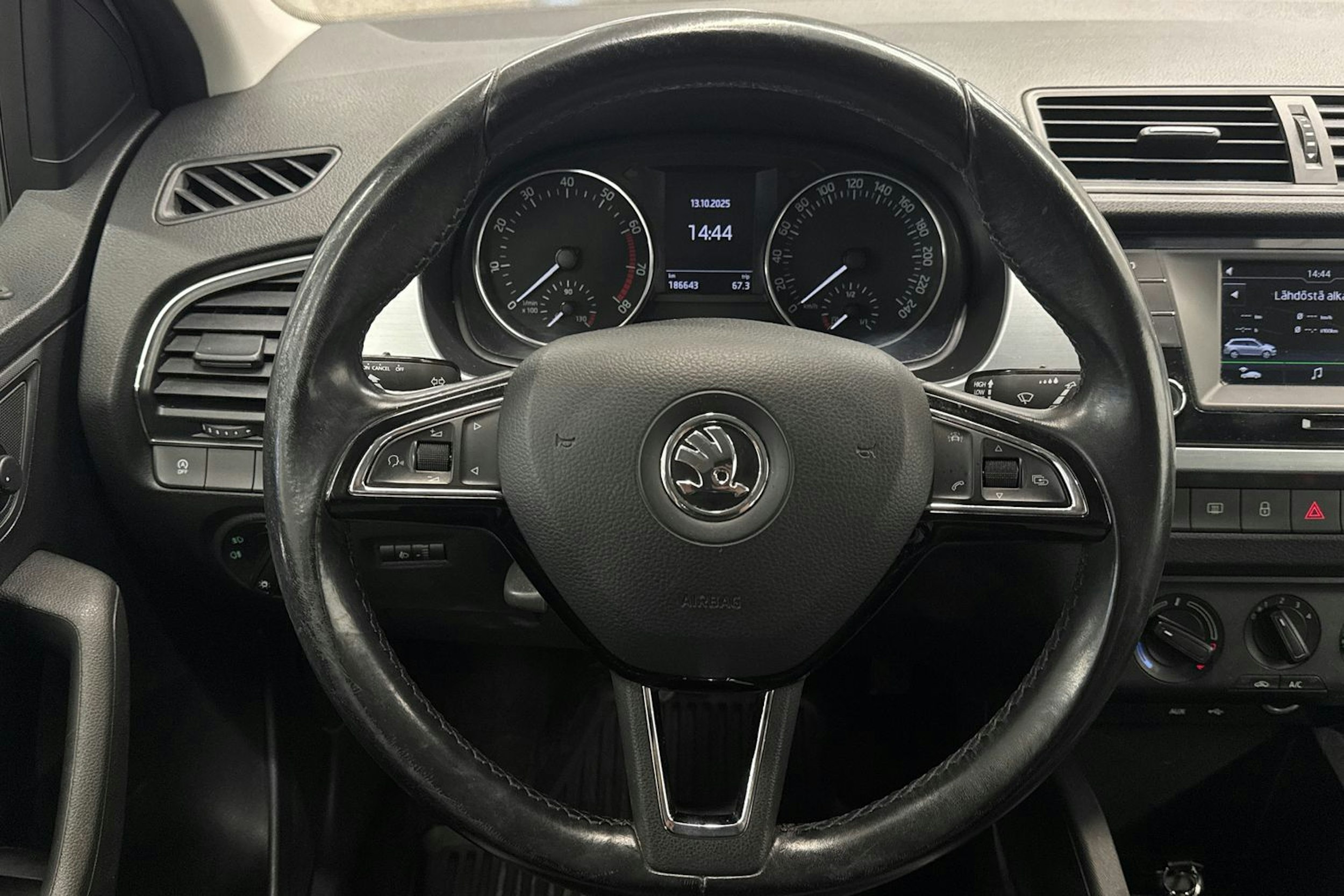 Valkoinen Skoda FABIA 2017 kuva 13.