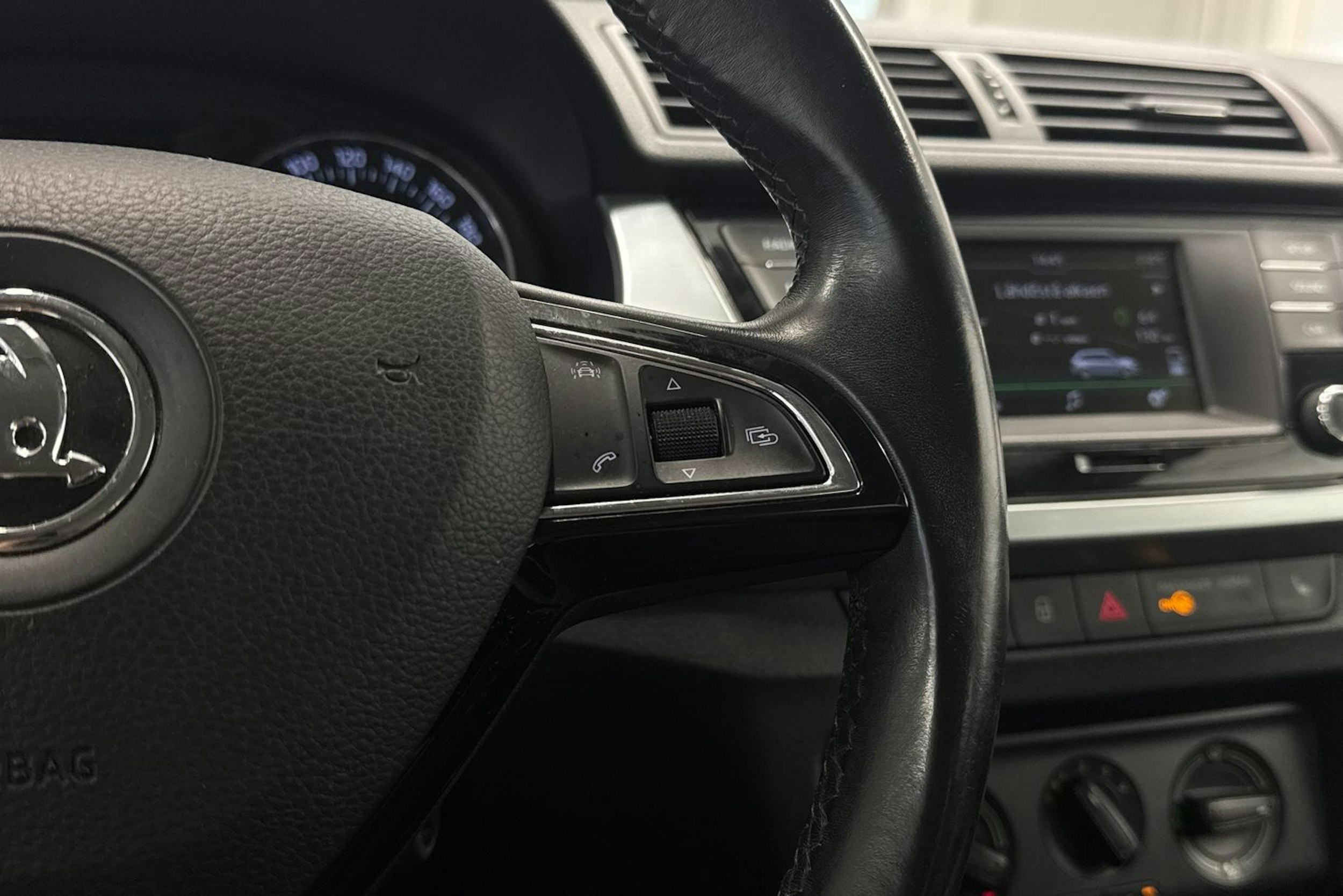 Valkoinen Skoda FABIA 2017 kuva 15.