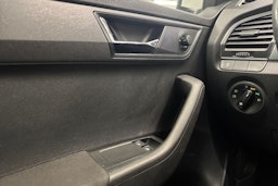 Valkoinen Skoda FABIA 2017 kuva 18.