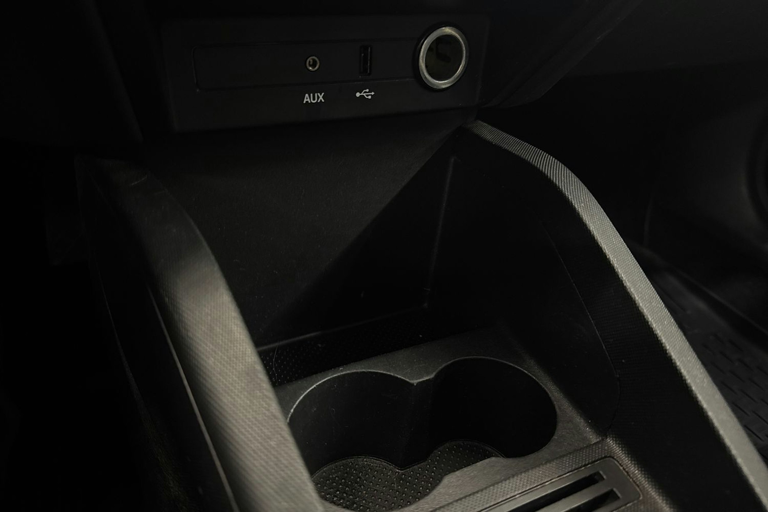 Valkoinen Skoda FABIA 2017 kuva 21.