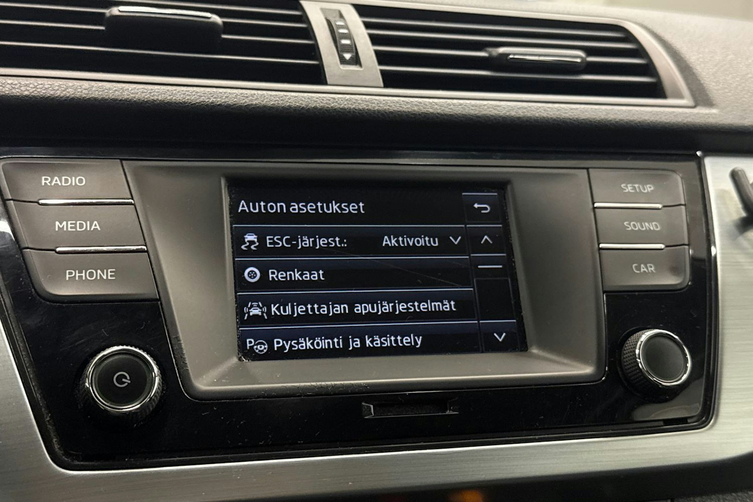 Valkoinen Skoda FABIA 2017 kuva 27.